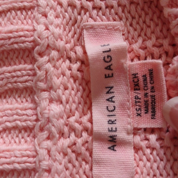 NWT American Eagle XS Pink Capple Knit Cropped Button Up Cardigan Sweater - Picture 3 of 13